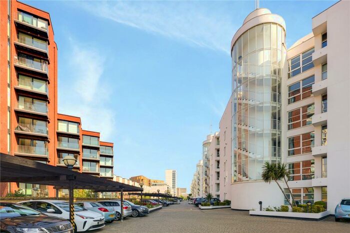 1 Bedroom Flat To Rent In Barrier Point Road, London, E16