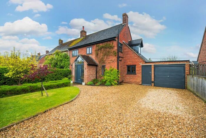 4 Bedroom Semi-Detached House For Sale In Longworth, Oxfordshire, OX13
