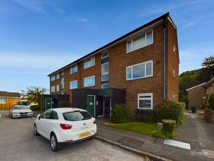 1 Bedroom Flat To Rent In Middlefields, Pixton Way, Forestdale, CR0