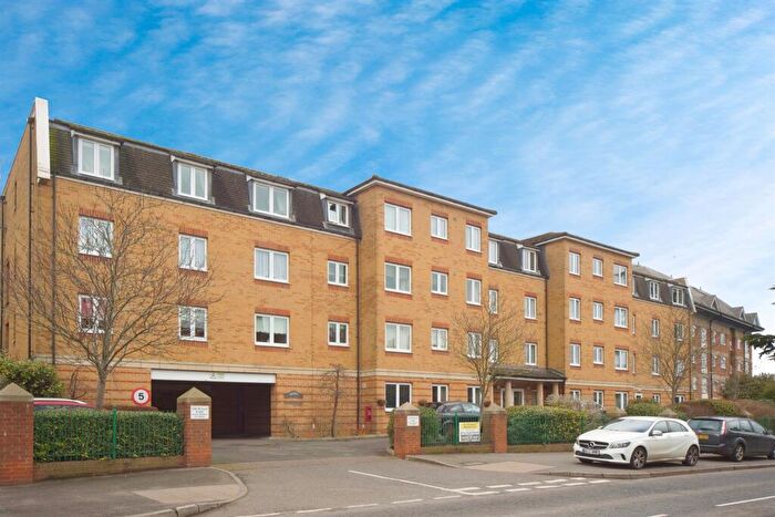 1 Bedroom Flat For Sale In High Street, Cheshunt, Waltham Cross, EN8
