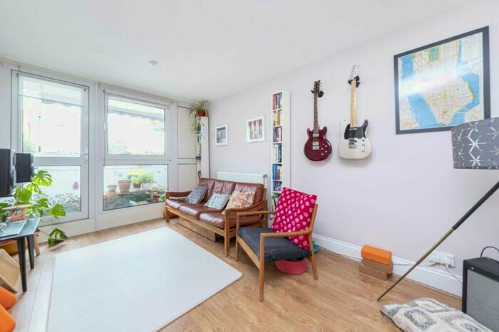 3 Bedroom Flat To Rent In Haverstock Road, Kentish Town, NW5
