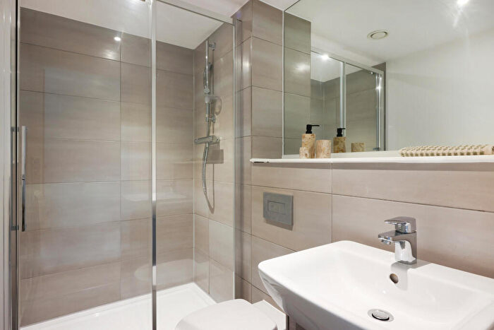 2 Bedroom Apartment To Rent In The Lansdowne, Hagley Road, Birmingham, B16