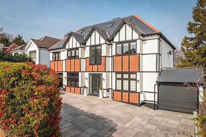 7 Bedroom Detached House For Sale In Knoll Rise, Orpington, BR6