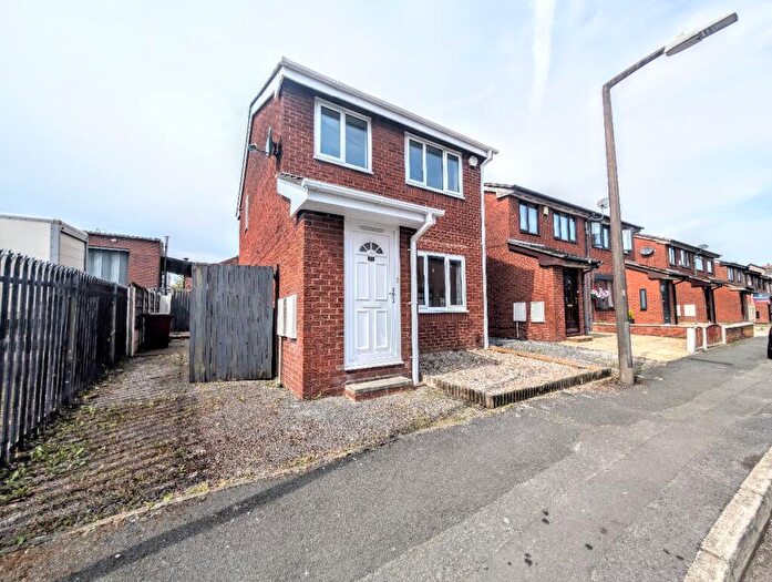 3 Bedroom Detached House For Sale In Park Street, Farnworth, Bolton, BL4