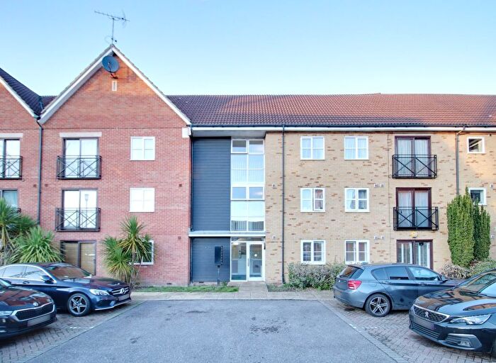 2 Bedroom Flat For Sale In Howard Road, Chafford Hundred, Grays, RM16