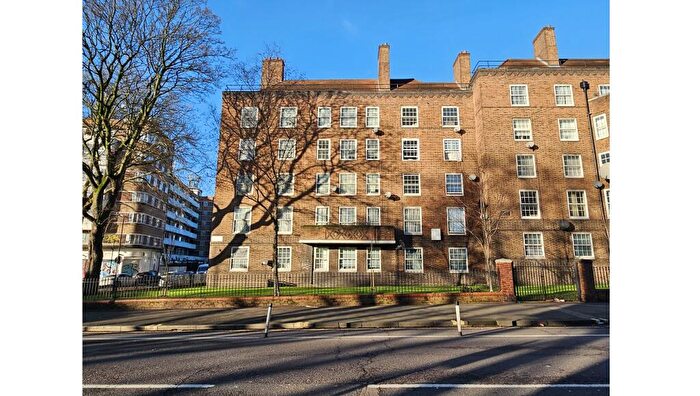 2 Bedroom Flat For Sale In Flat, Elham House, Pembury Road, Clapton, London, E5