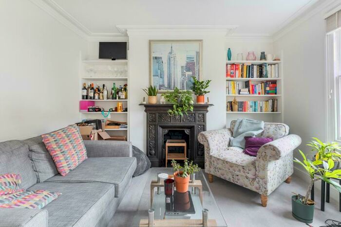 2 Bedroom Flat To Rent In Methley Street, SE11