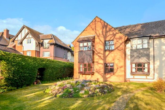 1 Bedroom Flat For Sale In Moorside Road, West Moors, Ferndown, BH22