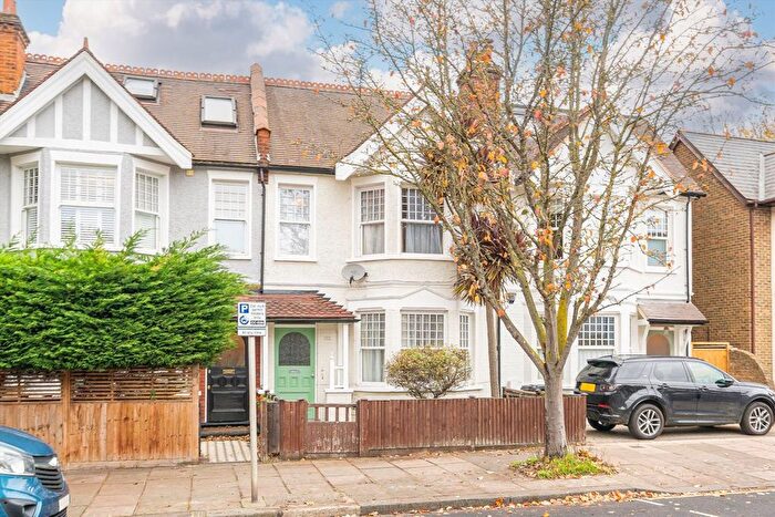 2 Bedroom Flat To Rent In London Road, Twickenham, TW1