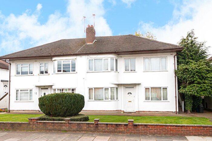 2 Bedroom Maisonette For Sale In Fulwood Gardens, Twickenham, TW1