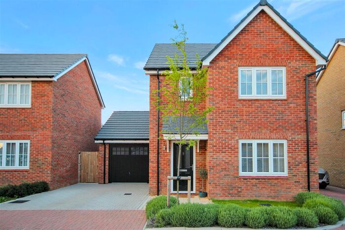 3 Bedroom Detached House To Rent In Dovecote Drive, Biddenham, MK40