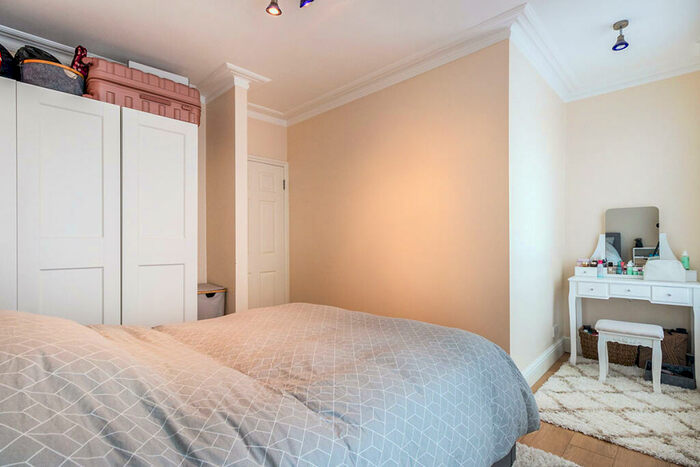 1 Bedroom Flat To Rent In Maple Road, Surbiton, KT6