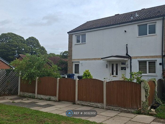 4 Bedroom End Of Terrace House To Rent In Hunster Close, Doncaster, DN4
