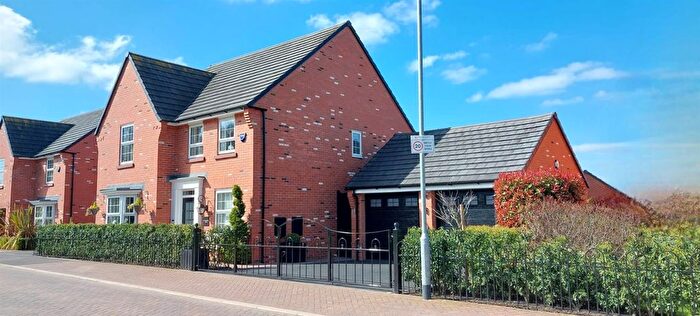 4 Bedroom Detached House For Sale In Yew Crescent, Somerford, CW12