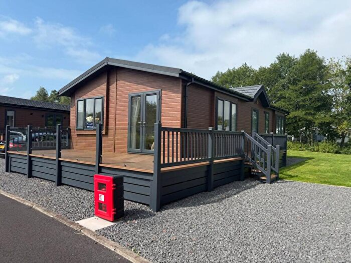 2 Bedroom Lodge For Sale In Chester Road, Oakmere, CW8