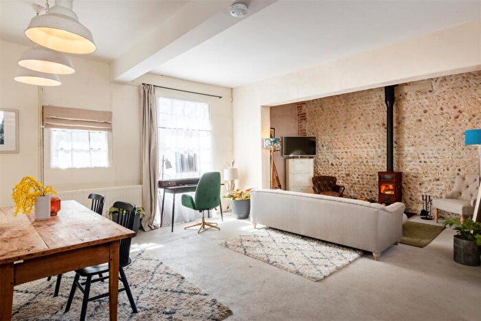 3 Bedroom Terraced House For Sale In Kemp Town Place, Brighton, BN2