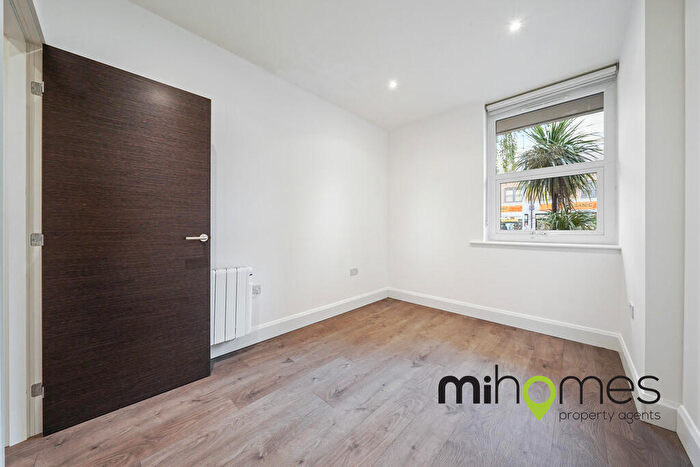2 Bedroom Apartment To Rent In Key Point, Potters Bar, EN6