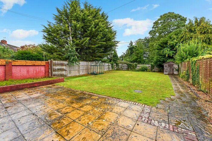 5 Bedroom Detached House To Rent In Greenfields Avenue, Alton, GU34