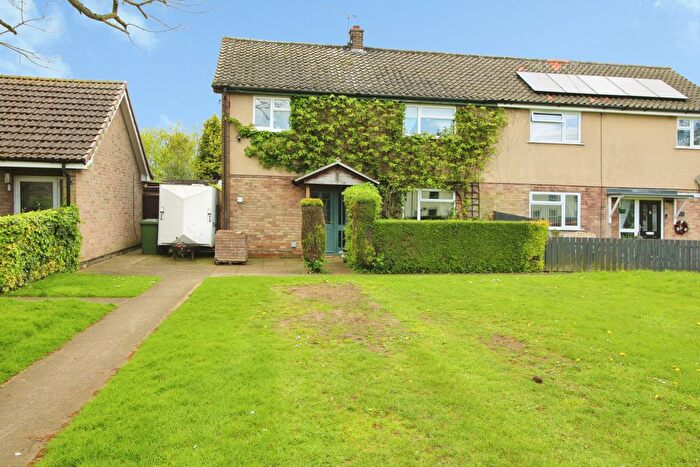 3 Bedroom Semi-Detached House For Sale In St. Ethelreda Close, Scunthorpe, DN15