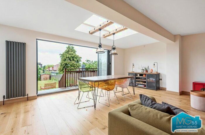 5 Bedroom Semi-Detached House To Rent In Chandos Avenue, London, N14