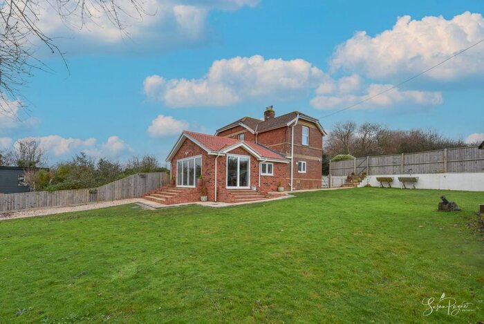 3 Bedroom Semi-Detached House For Sale In Brading Road, Ryde, PO33