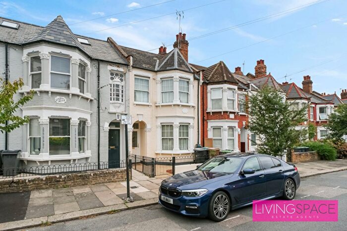 4 Bedroom Terraced House For Sale In Eastern Road, London, N22