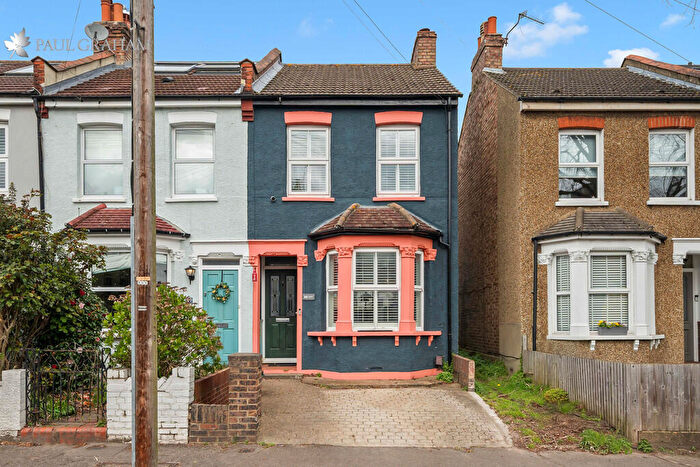 3 Bedroom Terraced House For Sale In Beddington Grove, Wallington, SM6