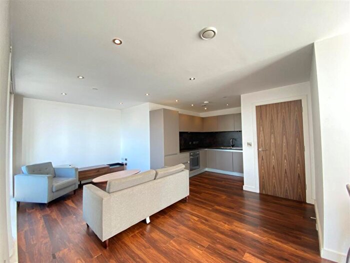3 Bedroom Apartment To Rent In One Regent, Manchester, M3