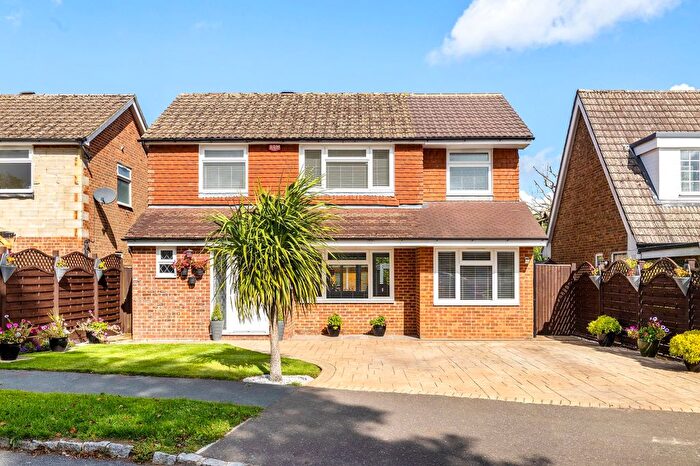 3 Bedroom Detached House For Sale In Hophurst Drive, Crawley Down, RH10