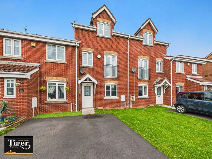 3 Bedroom Town House For Sale In Tennyson Drive, Bispham, Blackpool, FY2