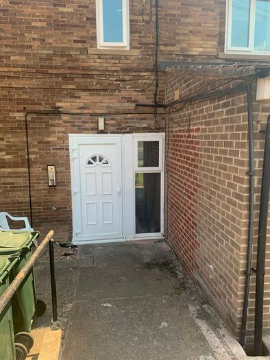 1 Bedroom Flat To Rent In Old Park Road, Bradford, BD10