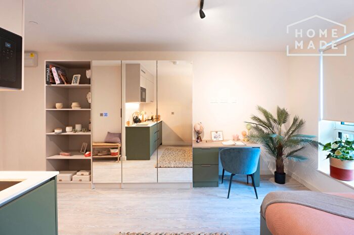 1 Bedroom Flat To Rent In Castle Street, Kingston Upon Thames, KT1