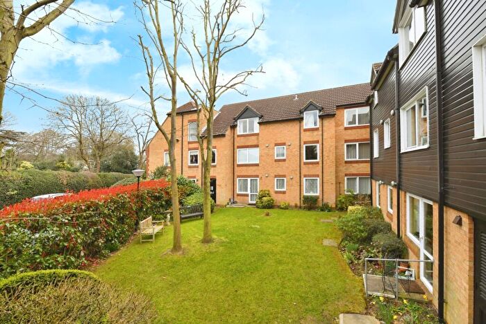 1 Bedroom Flat For Sale In Sawyers Hall Lane, Brentwood, Essex, CM15