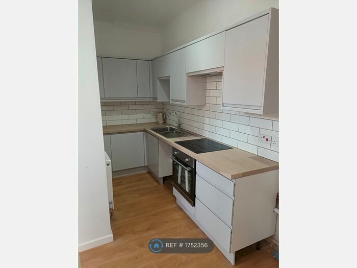 1 Bedroom Flat To Rent In Milvil Road, Lee-On-The-Solent, PO13