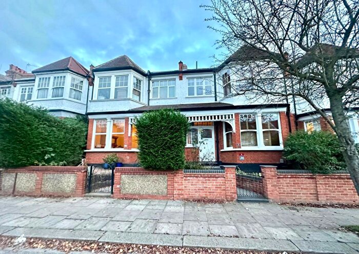 5 Bedroom Terraced House For Sale In Gainsborough Road, London, N12