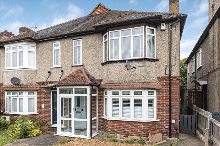 2 Bedroom Maisonette For Sale In Baston Road, Bromley, BR2