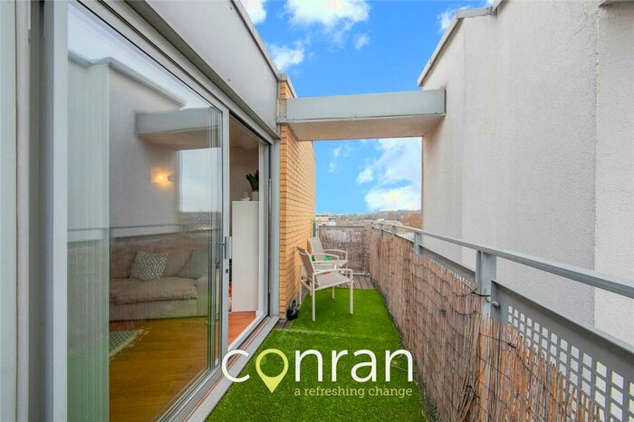 2 Bedroom Apartment To Rent In Deals Gateway, Lewisham, SE13