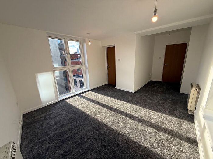 2 Bedroom Flat To Rent In Chardlace Walk, Nottingham, NG1