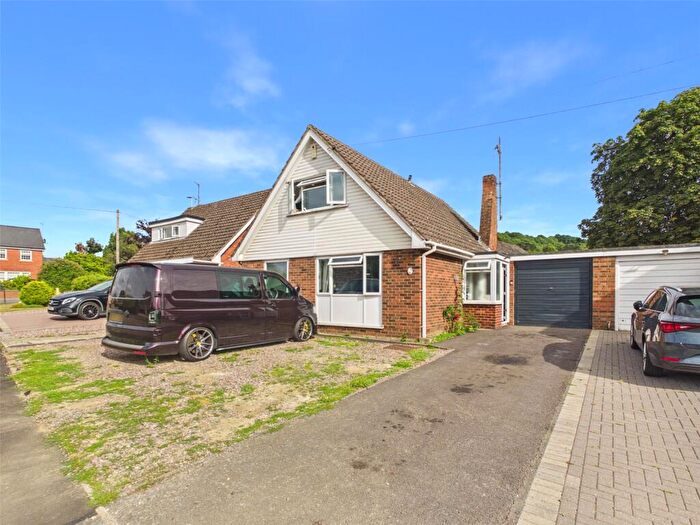 3 Bedroom Link Detached House For Sale In St. Barnabas Close, Gloucester, Gloucestershire, GL1