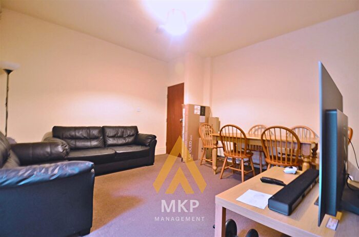 5 Bedroom Terraced House To Rent In Milner Rd, Selly Oak. -mins Walk To University Of Birmingham, B29