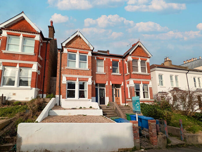 2 Bedroom Maisonette To Rent In Belvoir Road, London, SE22