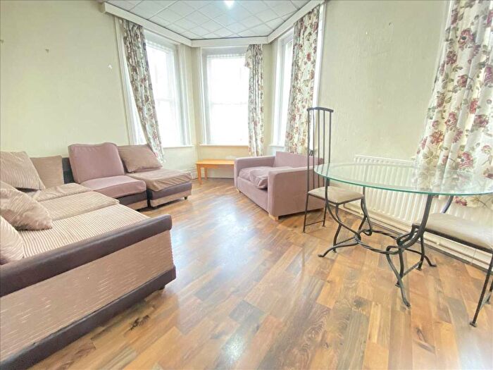 1 Bedroom Flat To Rent In Manor Road, London, W13
