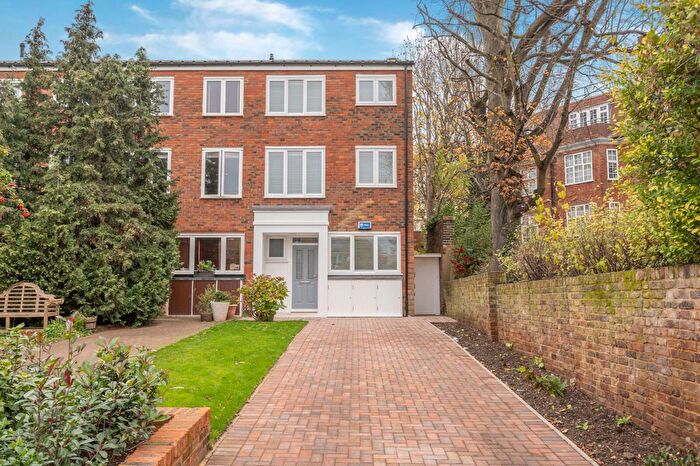 4 Bedroom End Of Terrace House To Rent In Grosvenor Hill, London, SW19