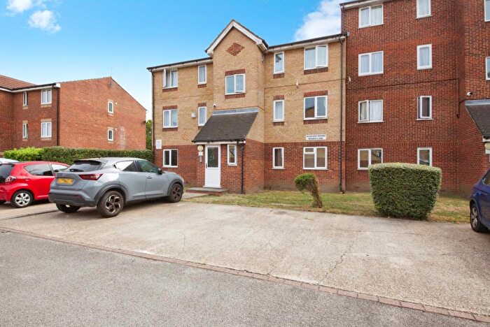 2 Bedroom Property For Sale In Wigston Close, London, N18