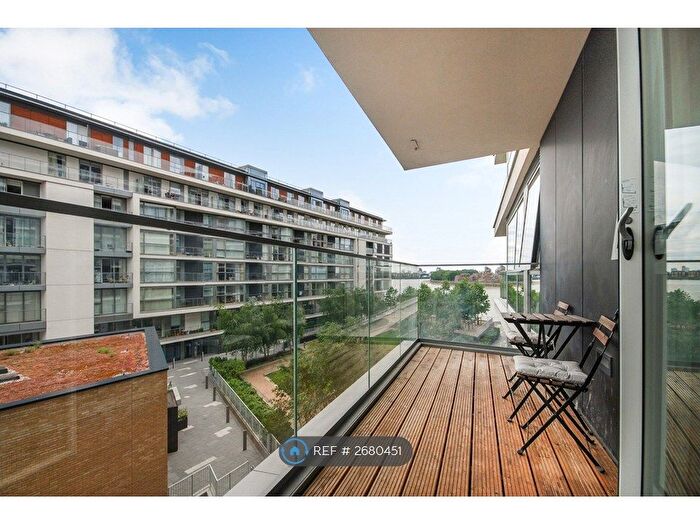 2 Bedroom Flat To Rent In River Gardens Walk, London, SE10