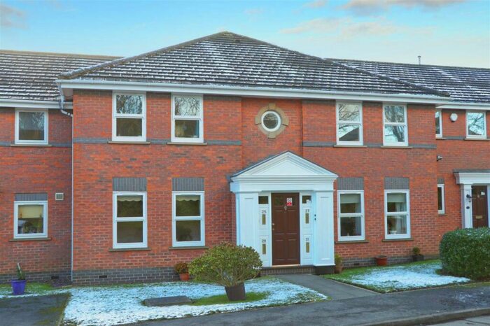 2 Bedroom Flat To Rent In Peacock Court, Yeadon, Leeds, LS19