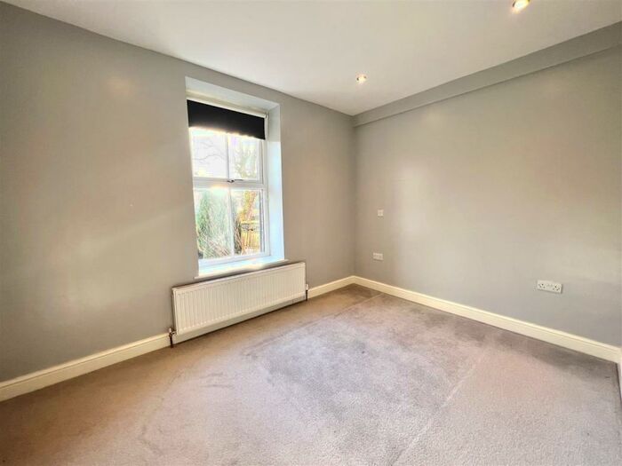 3 Bedroom Terraced House To Rent In Hope Street, Old Glossop, SK13