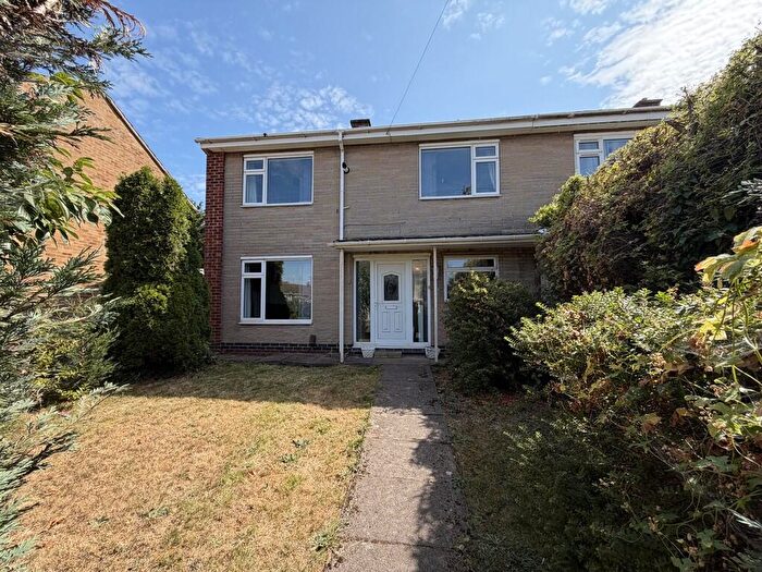 3 Bedroom Semi-Detached House For Sale In Tulliver Close, Bedworth, CV12