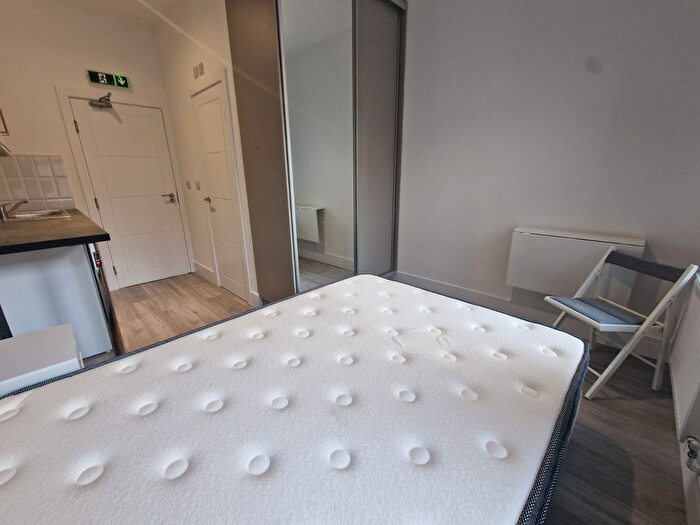 1 Bedroom Studio To Rent In Francis Street, Luton, Bedfordshire, LU1