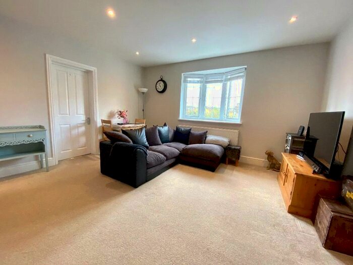 1 Bedroom Apartment To Rent In Malden Road, Worcester Park, KT4